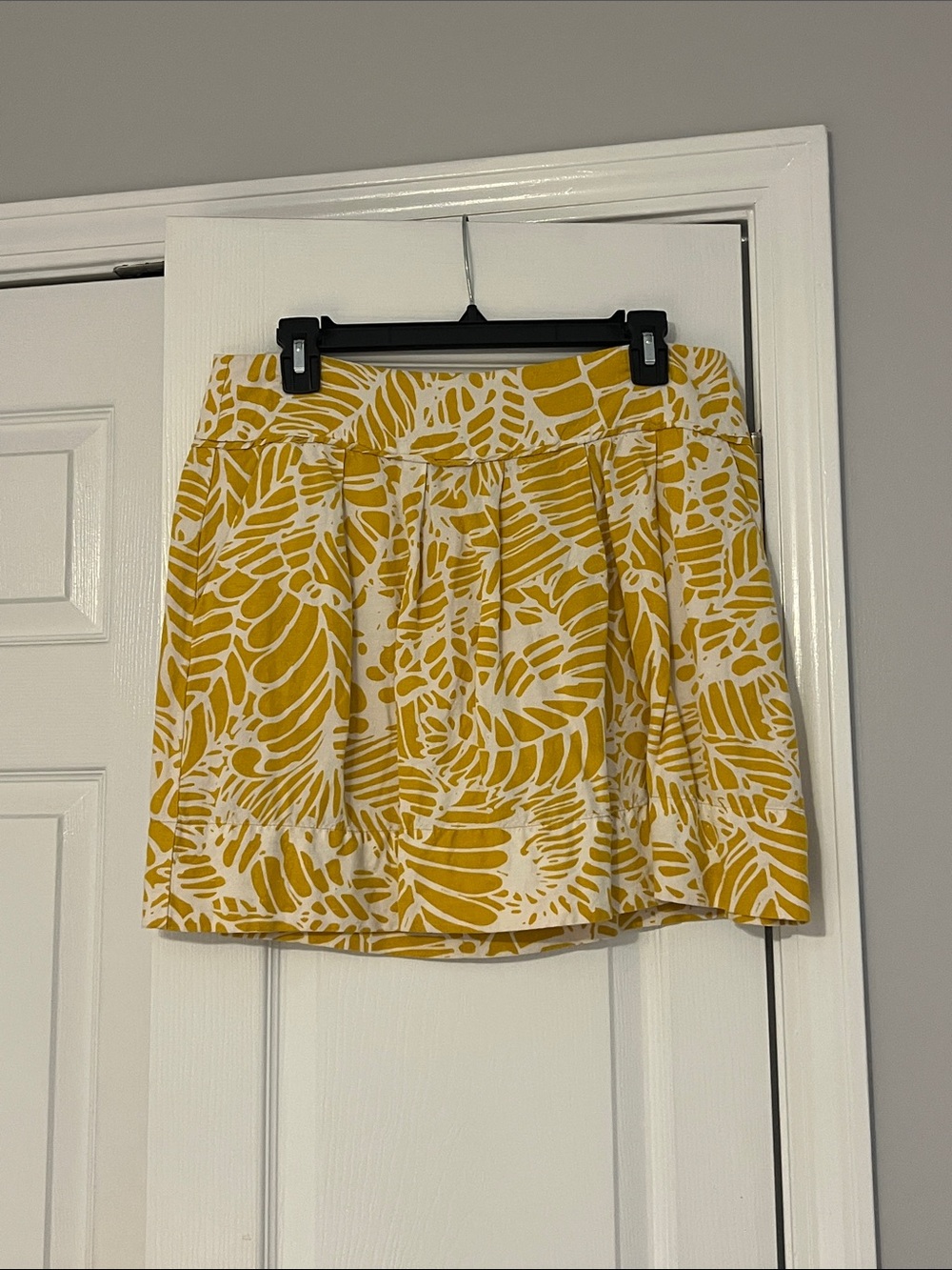 LOFT Yellow and White Tropical Mini Skirt